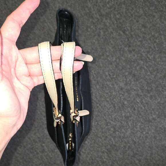 Michael Kors Black and Tan Tote Bag - Picture 3 of 17